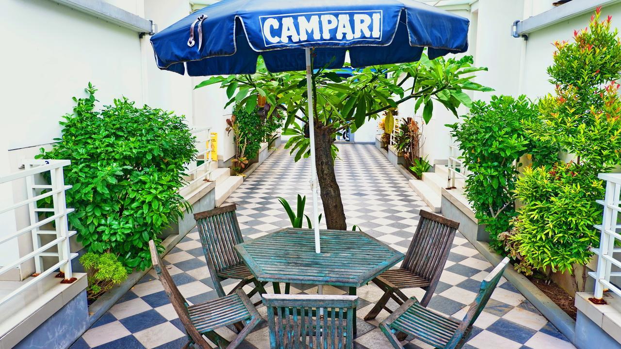 Kubu Anyar Hotel Кута Экстерьер фото